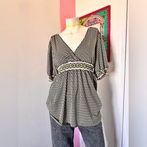 Stylish Black/Green White Women's Top